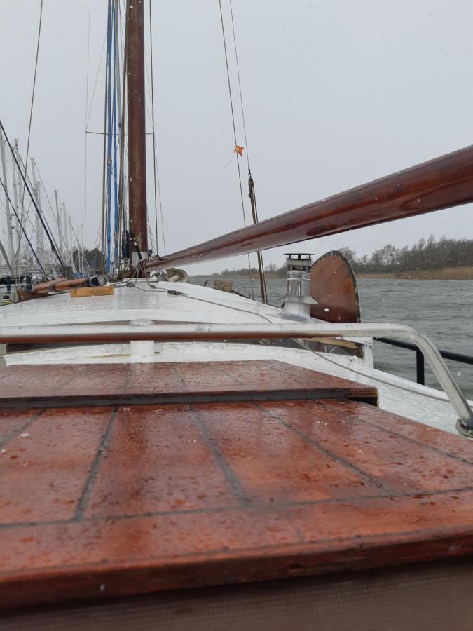 Woontjalk Bûten Ferwachting Makkum Buitenkant foto