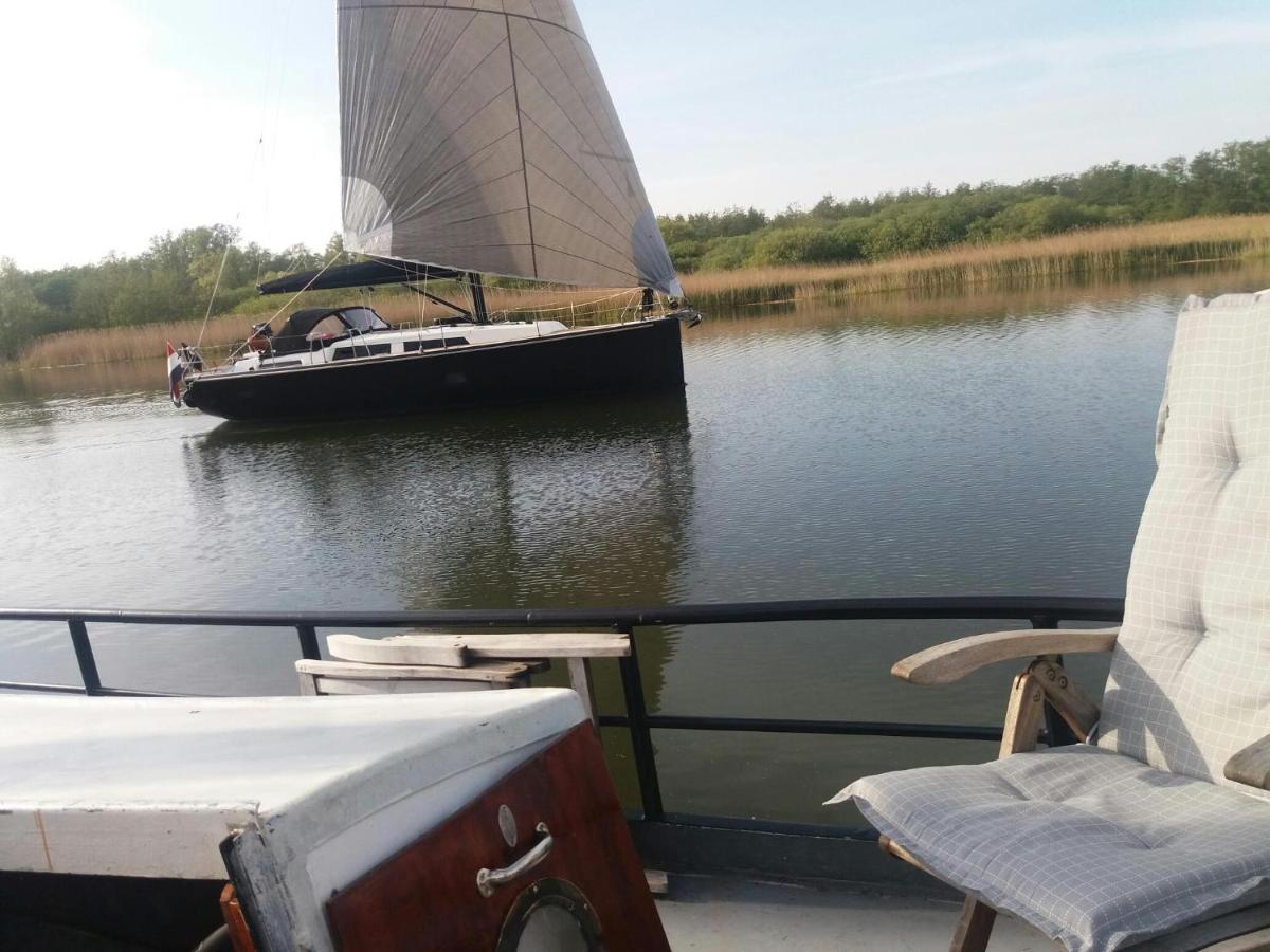 Woontjalk Bûten Ferwachting Makkum Buitenkant foto